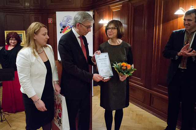 Lesya Shramko (VUOD), Eugene Czolij (UWK), Rebecca Harms (ME), Roman Rokkytskyy (Alterspräsident VUOD)